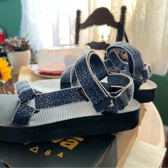 Teva ladies sandals - Picture 4 of 7